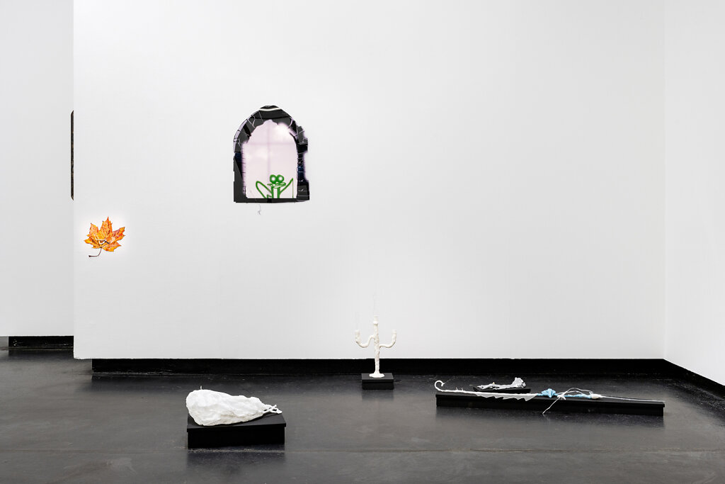 Exhibition-View-by-Simon-Veres.jpg